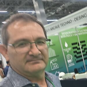 Alejandro Argüello Cancino, director de ARCAVE TECHNO, en el stand de DESINCAL
